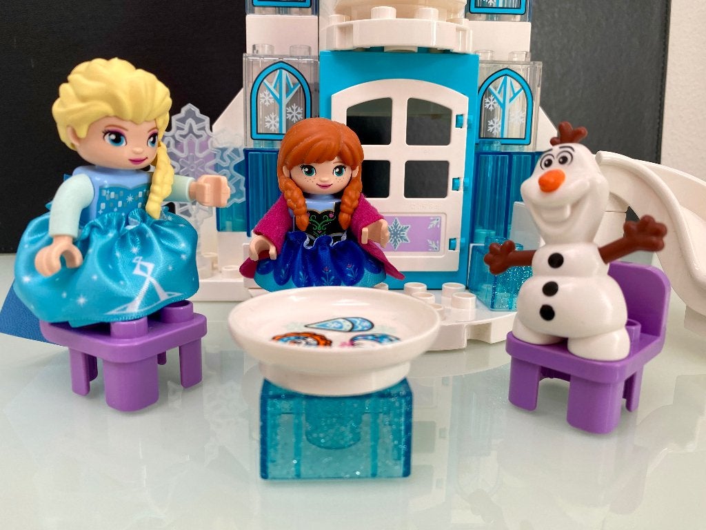 Lego Duplo Disney Frozen ijskasteel, Inclusief instructies, Ophalen of Verzenden, Zo goed als nieuw, Complete set