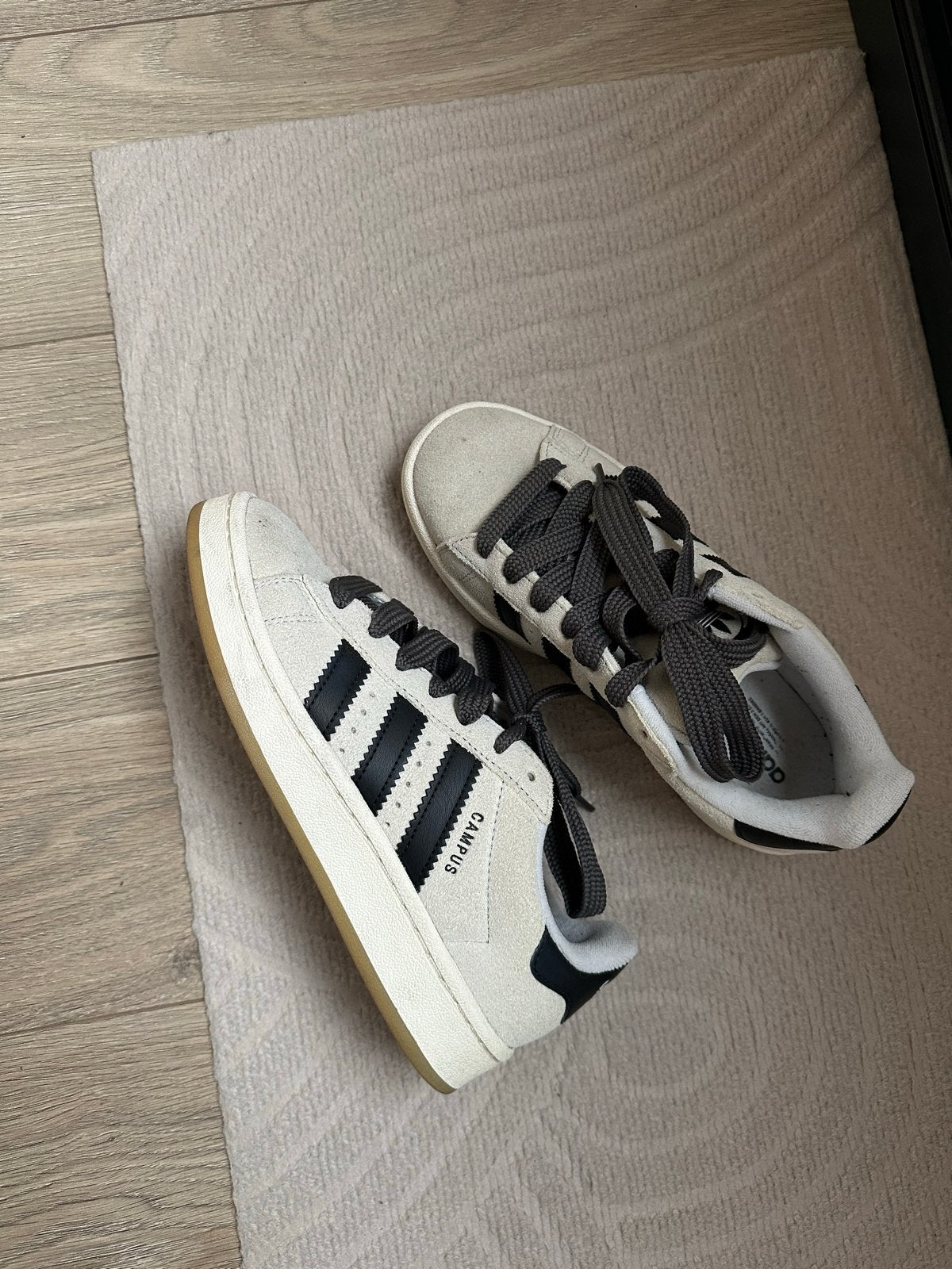 Adidas Campus sneakers maat 37 1/3, Ophalen of Verzenden, Gedragen, Beige, Sneakers of Gympen