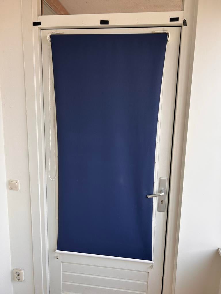 Rolgordijn met ophang accessoires, Ophalen, Zo goed als nieuw, Blauw, 150 tot 200 cm