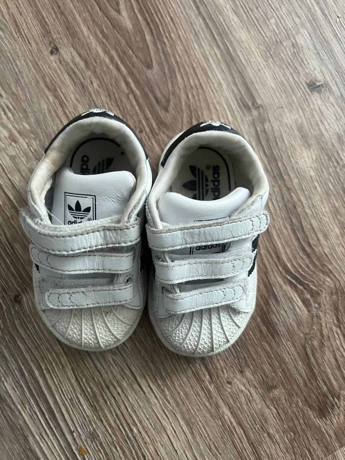Adidas Superstar babyschoentjes maat 19, Kinderen en Baby's, Babykleding | Schoentjes en Sokjes, Verzenden, Gebruikt, Jongetje of Meisje