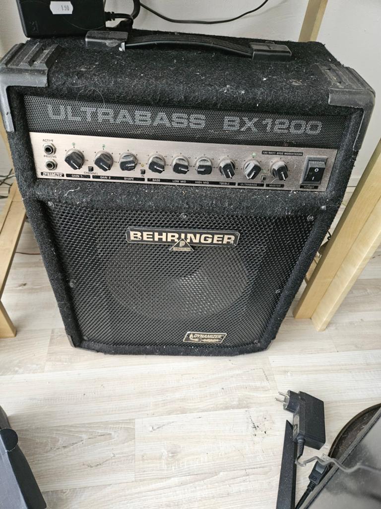 Behringer Ultrabass BX1200 Basgitaarversterker, Gebruikt, Behringer, Ophalen of Verzenden, 100 watt of meer
