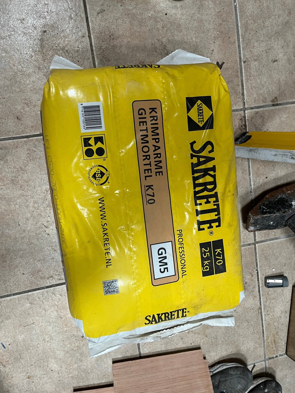 2 zakken sakrete krimparme gietmortel k70, Ophalen, Nieuw