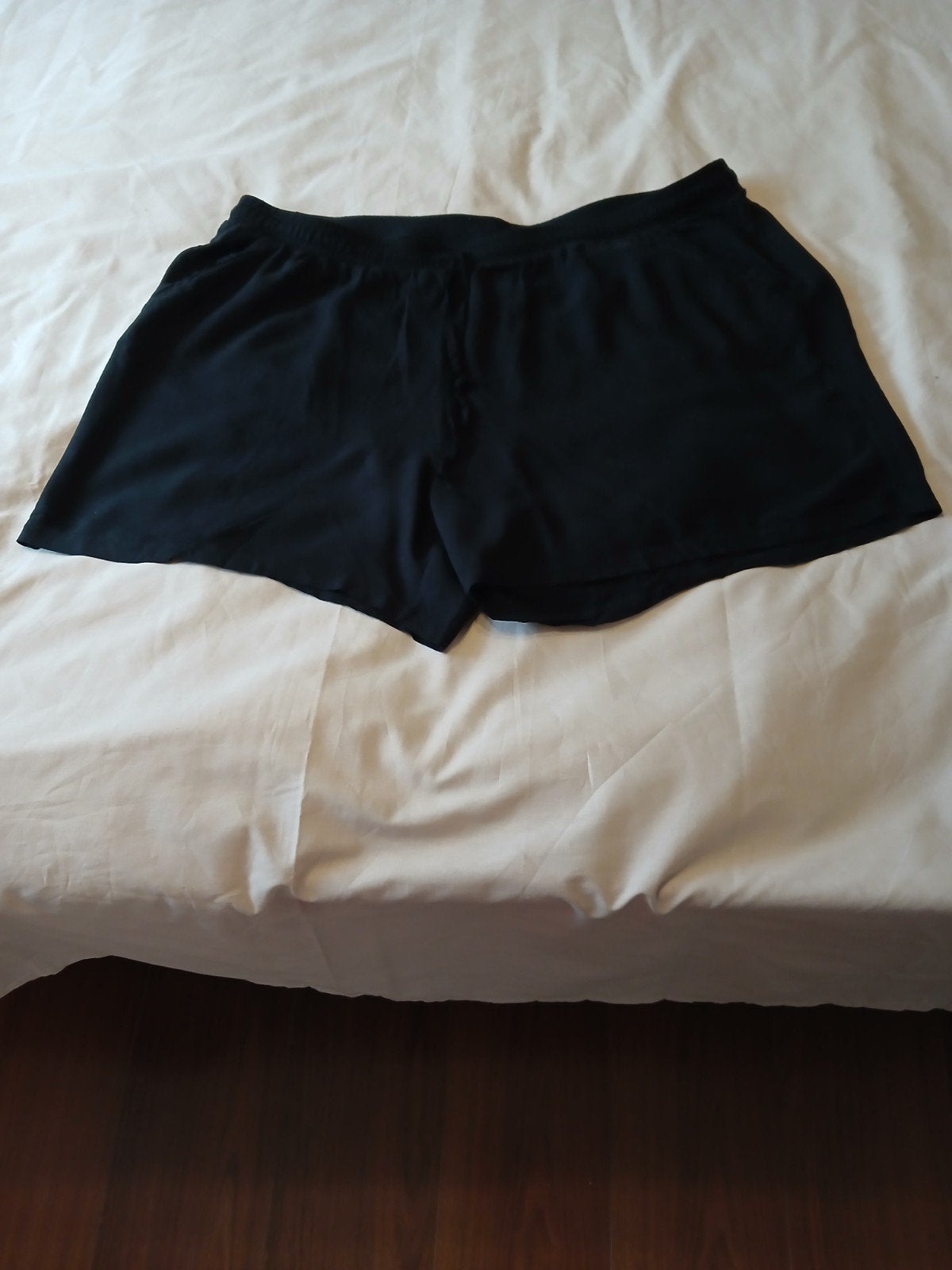 Leuke zwarte dames korte broek., John Cabot, Ophalen of Verzenden, Gedragen, Maat 46/48 (XL) of groter