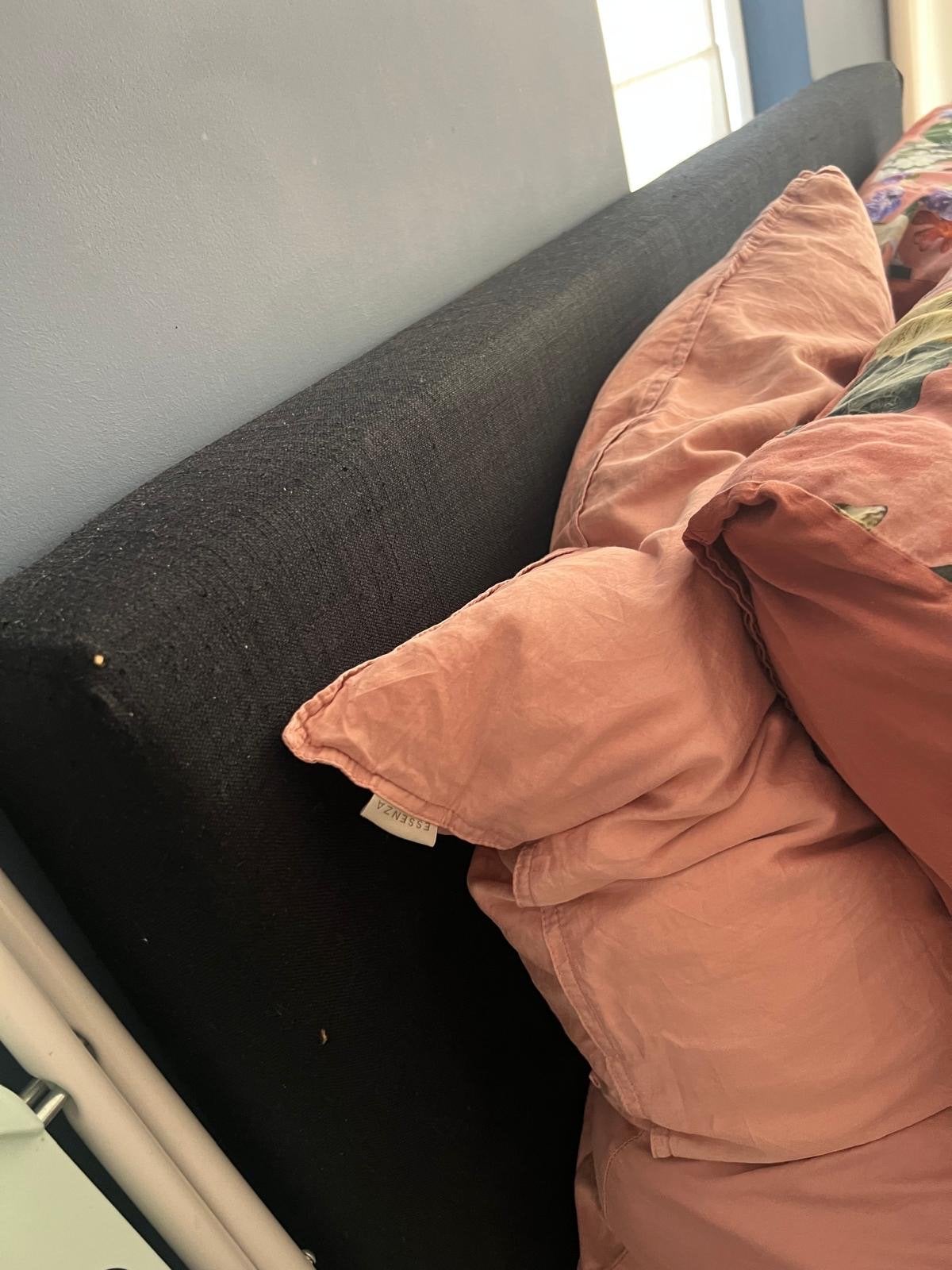Foto 4 van Tweepersoonsbed met stoffen hoofdbord