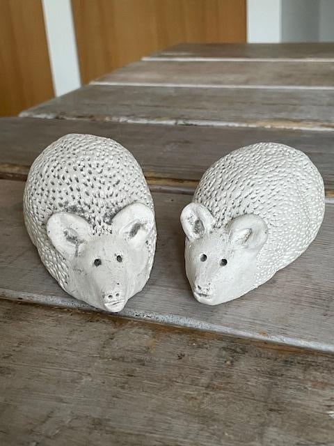 2 x handgemaakt beeld muis. Gipsen beeldje muis. Tuinbeeld, Ophalen, Zo goed als nieuw, Steen, Dierenbeeld