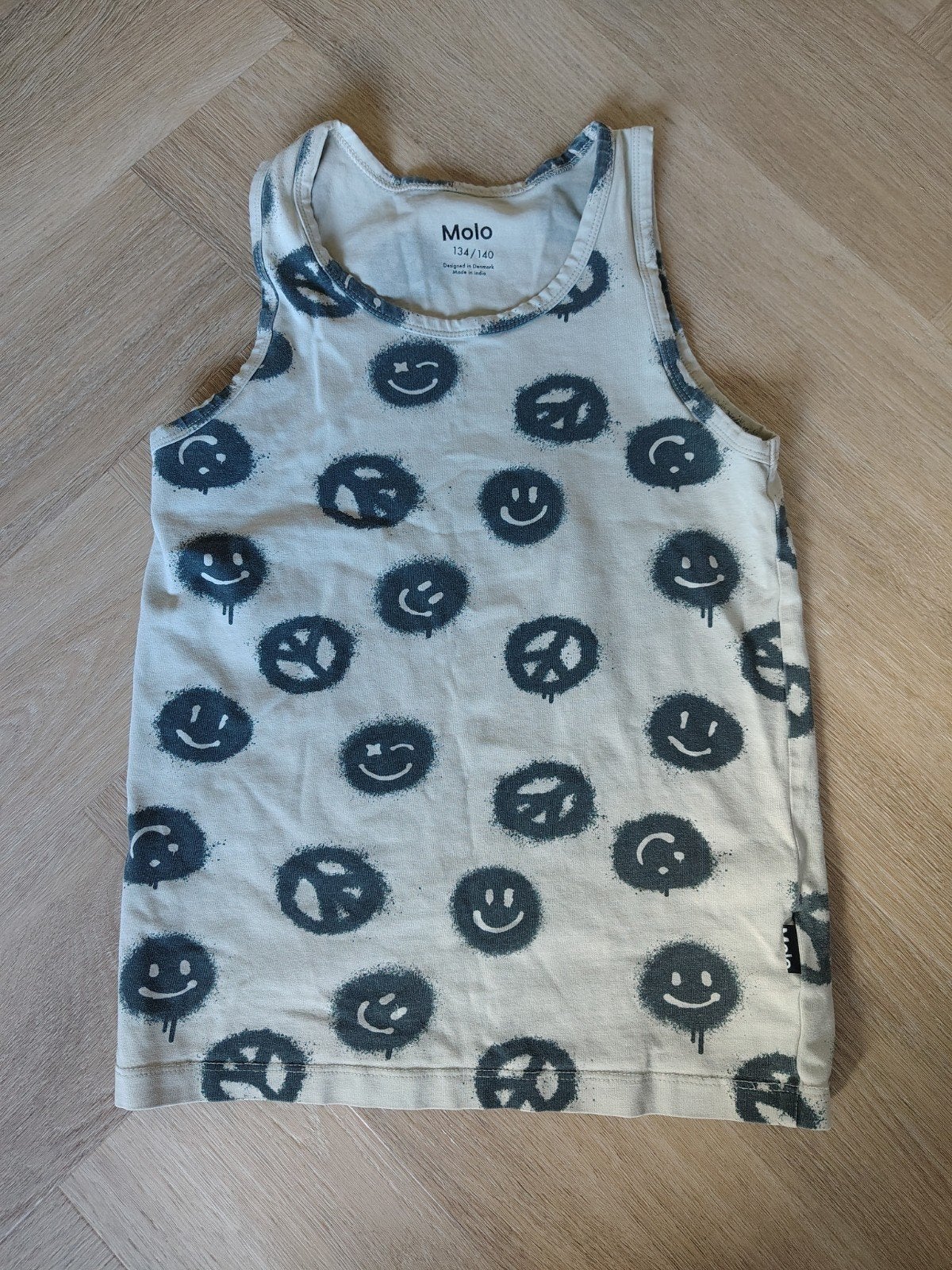 Molo Maat 134/140 Tanktop met Smiley en Peace Tekens, Gebruikt, Molo, Jongen of Meisje, Ophalen of Verzenden