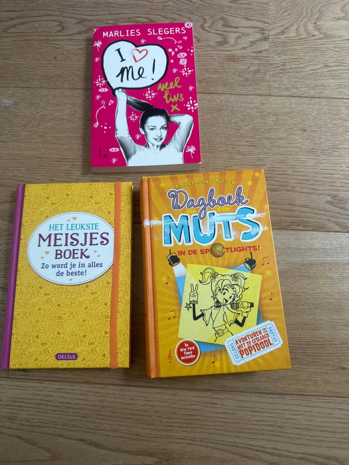 3 Meidenboeken: I love me!, Het Leukste Meisjesboek, Dagboek, Ophalen of Verzenden, Gelezen, Fictie