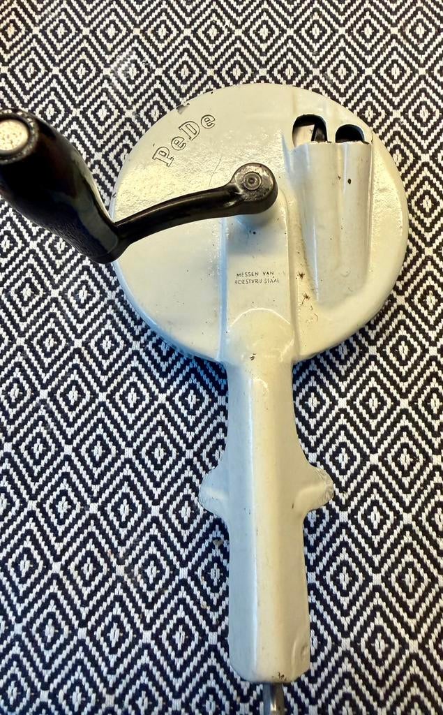 Vintage PeDe Snijmachine / Bonensnijder – Wit Geëmailleerd –, Antiek en Kunst, Ophalen of Verzenden
