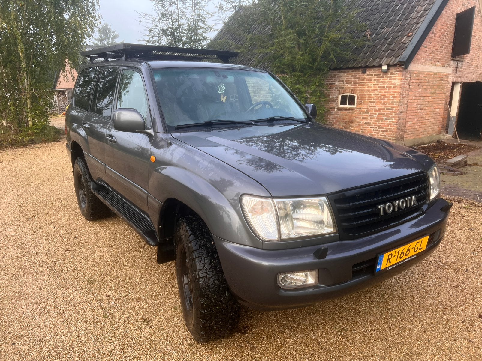 Toyota landcruiser 100