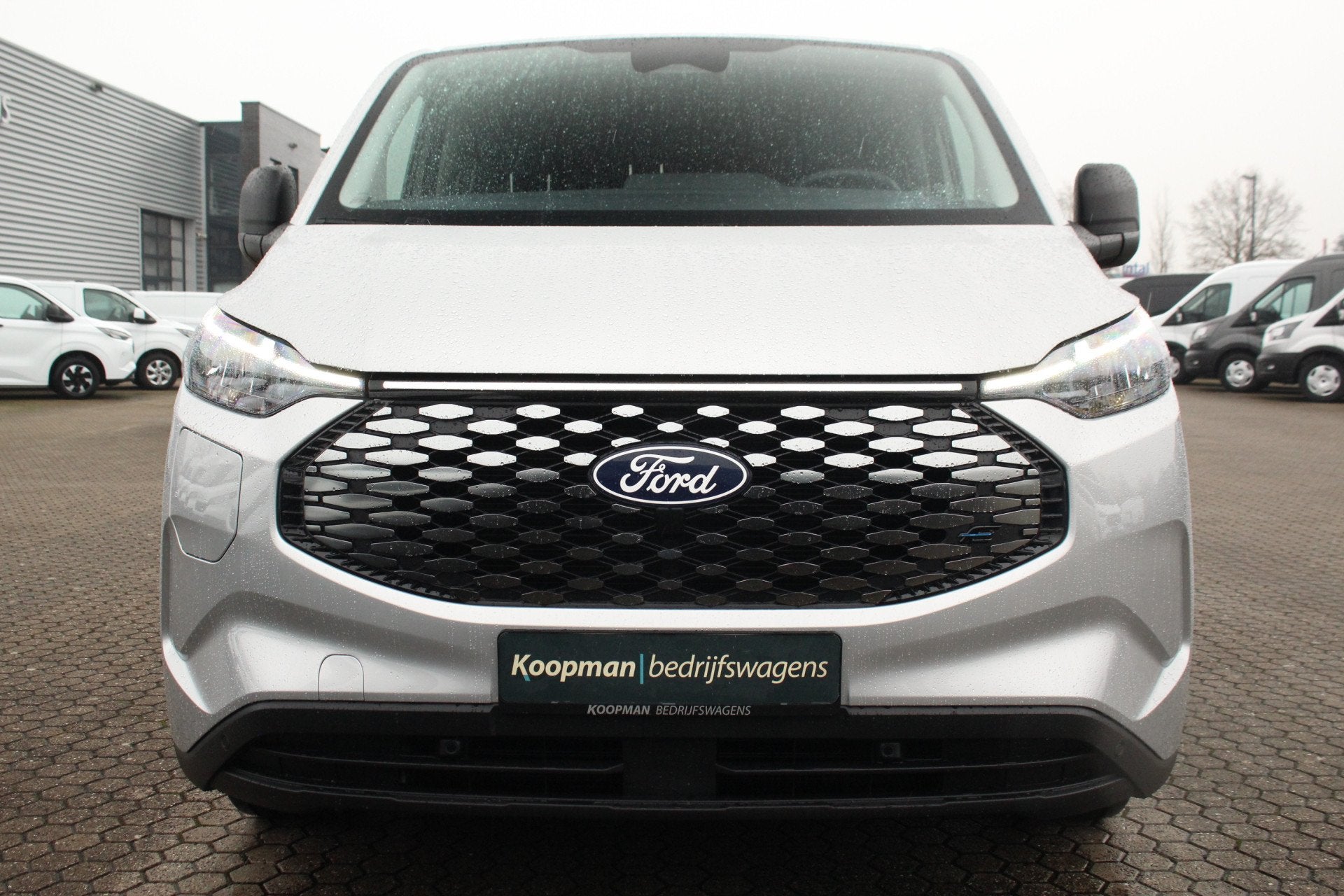 Ford E-Transit Custom 320 L1H1 Kombi | 9 persoons | Trend |, Automaat, Achterwielaandrijving, Overige carrosserieën, 2200 kg