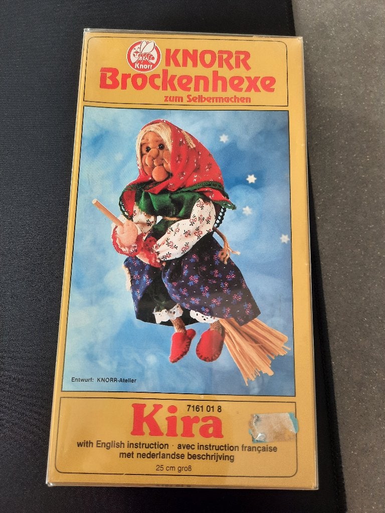 Knutselpakket Kira de Heks - Compleet met NL handleiding, Fantasie, Textiel, Nieuw, Ophalen of Verzenden