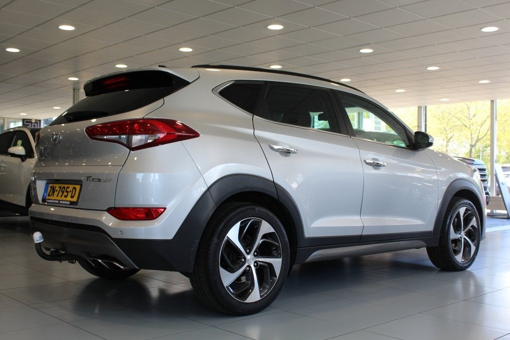 Hyundai Tucson 1.6 T-GDi Premium/LEDER/PANO/TREKHAAK, Auto's, Hyundai, Dealer onderhouden, 4 cilinders, Handgeschakeld, SUV of Terreinwagen