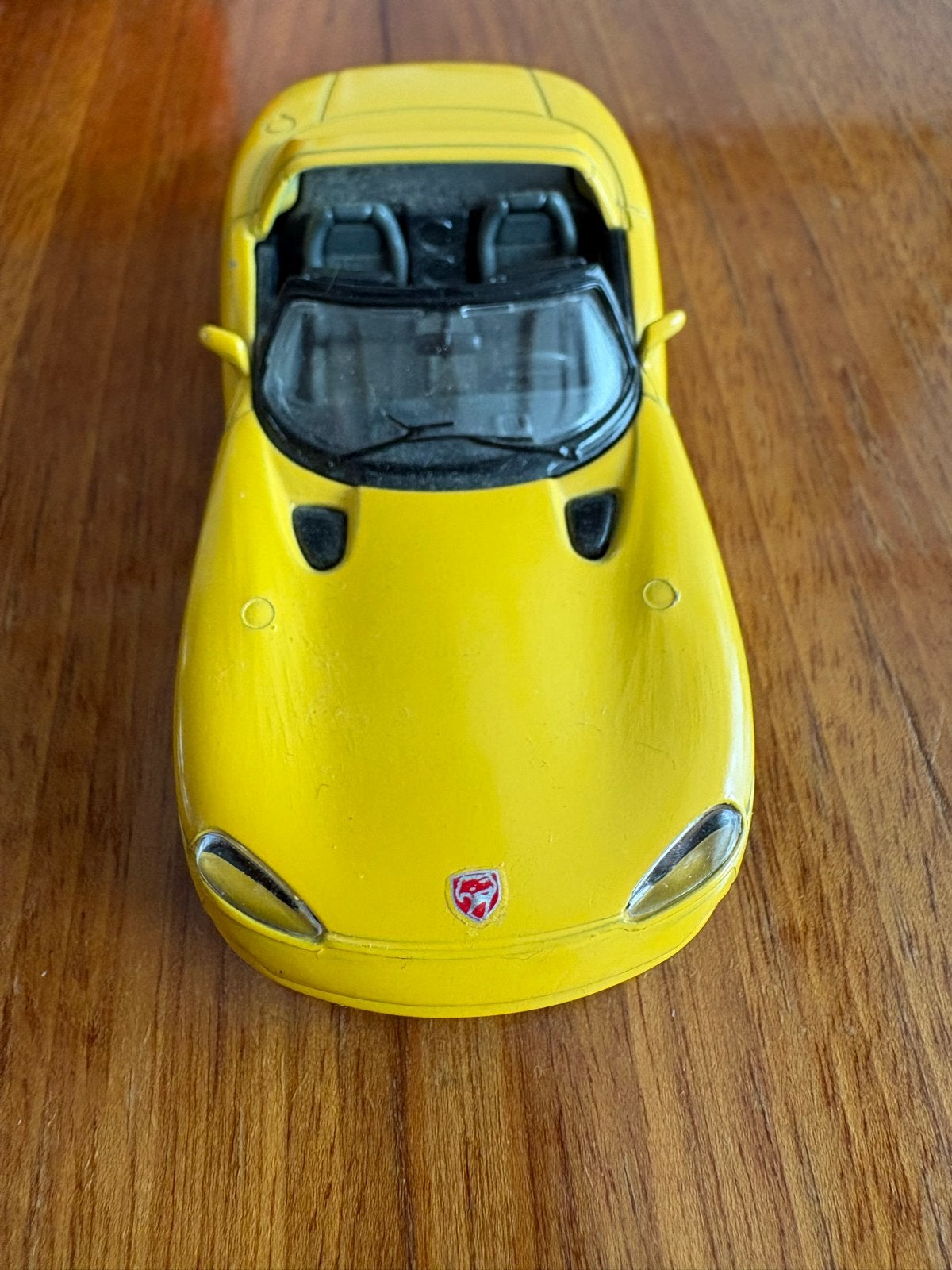 Gele Dodge Viper Speelgoedauto - Gebruikt, Hobby en Vrije tijd, Modelauto's | 1:43, Ophalen of Verzenden, Gebruikt, Auto, Overige merken