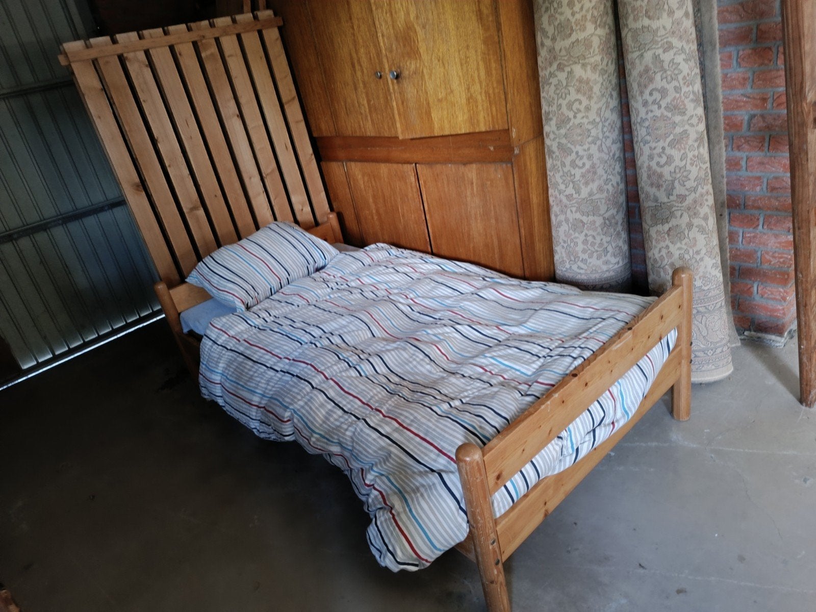 Grenen 2persoonsbed met nachtkastje, Ophalen, Gebruikt, Bruin, Rustiek