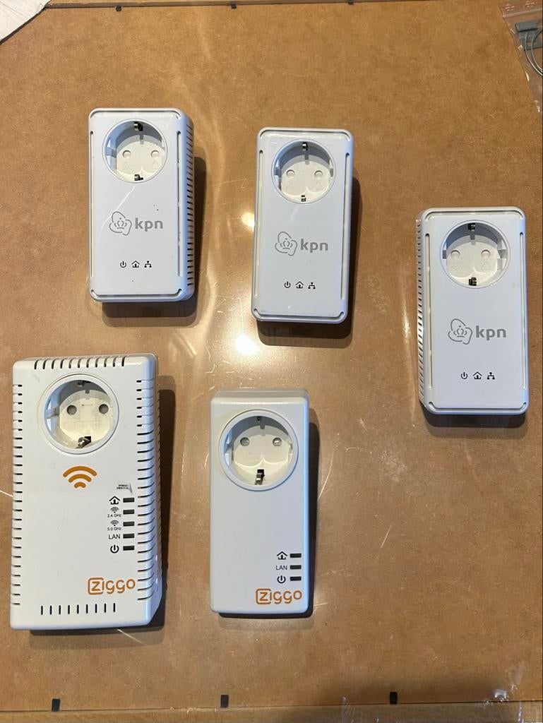 KPN en Ziggo Powerline Adapters - Set van 5, Computers en Software, WiFi-versterkers, Gebruikt, Ophalen of Verzenden