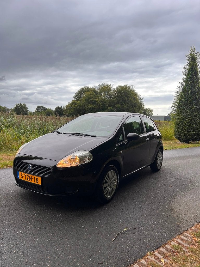 Fiat Punto 1.2 3DR 2006 Zwart, Auto's, Stof, 40 €/maand, 4 cilinders, Zwart