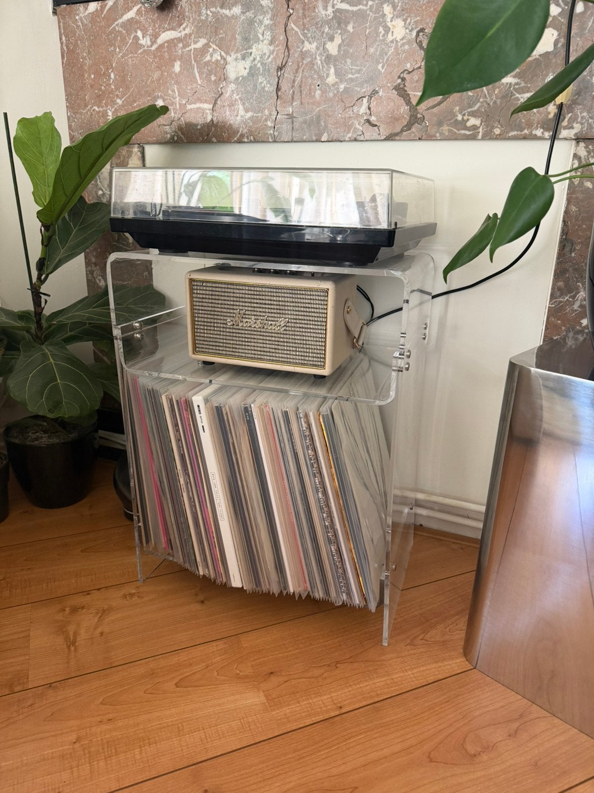 Platenspeler tafel van acryl, Huis en Inrichting, Tafels | Sidetables, Ophalen, Zo goed als nieuw, 25 tot 50 cm, Rechthoekig