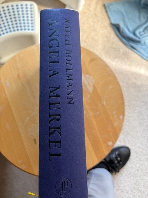 Biografie Angela Merkel, Ophalen of Verzenden, Gelezen, Sport