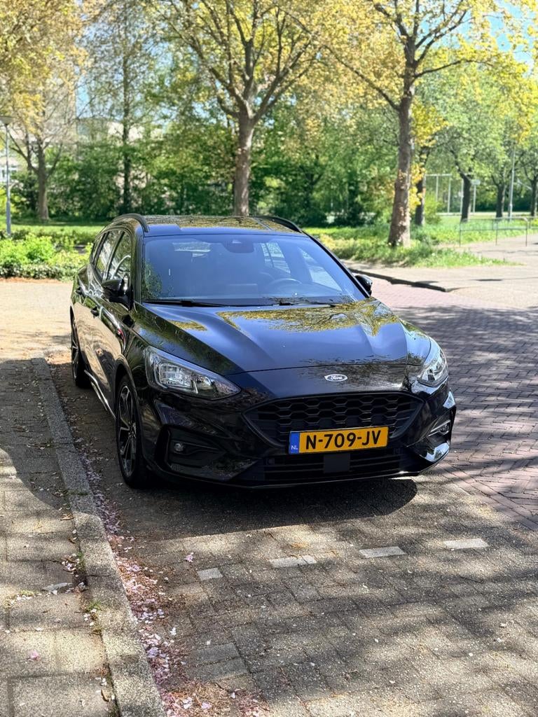Ford Focus 1.0 Ecoboost Hybrid 125pk 2021 Zwart, Auto's, 1321 kg, Zwart, Zwart, Origineel Nederlands