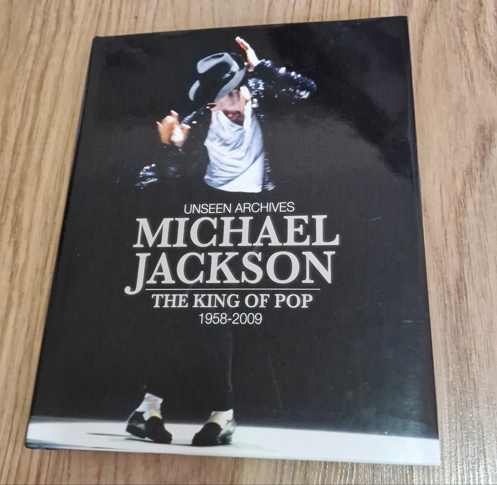 Michael Jackson: The King of Pop - Unseen Archives Boek, Ophalen of Verzenden, Zo goed als nieuw