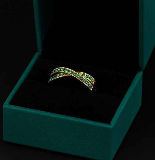 Smaragd ring maat 17mm, Sieraden, Tassen en Uiterlijk, Ringen, Overige materialen, Ut, Nieuw, Ophalen of Verzenden