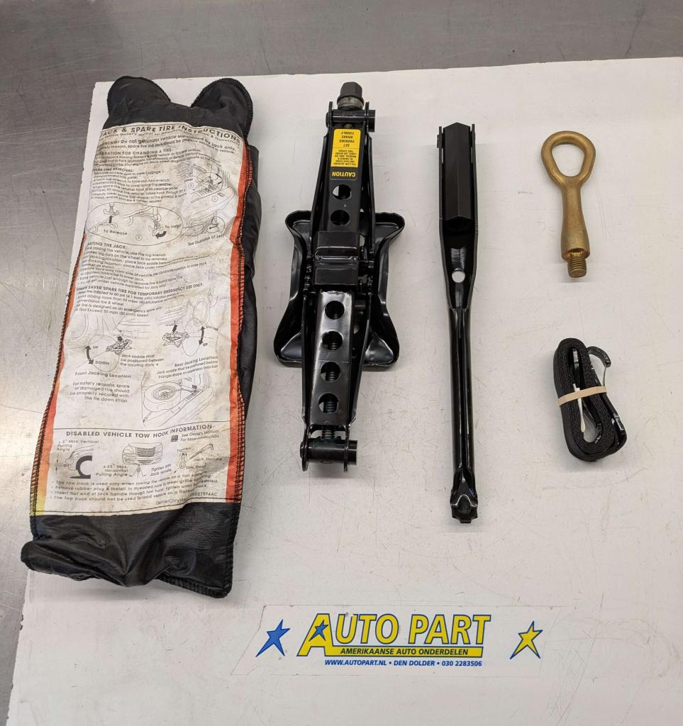 Chrysler PT Cruiser krik set 2001-2010, Gebruikt, PO Box 21-8004 | Auburn Hills, MI 48321-8004, Ophalen of Verzenden, Chrysler