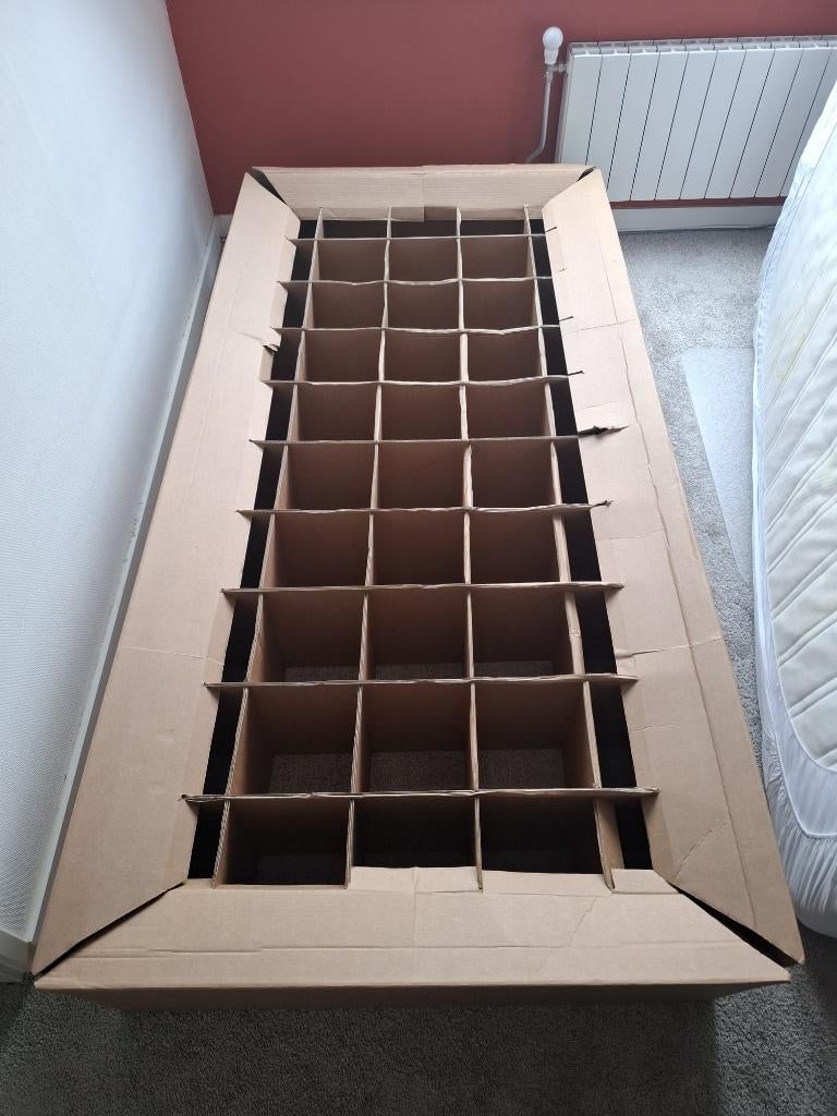 Te koop: Tijdelijk kartonnen bedframe | 90x200 cm, Huis en Inrichting, Ophalen, Overige materialen, 90 cm, Eenpersoons