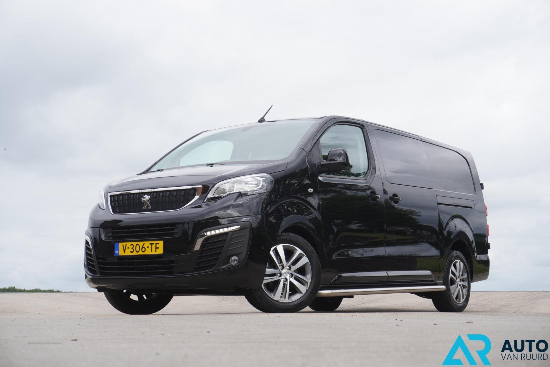 Peugeot Expert 2.0 BlueHDI DC * 2 schuifdeuren * Trekhaak, Gebruikt, Euro 6, 4 cilinders, 2500 kg