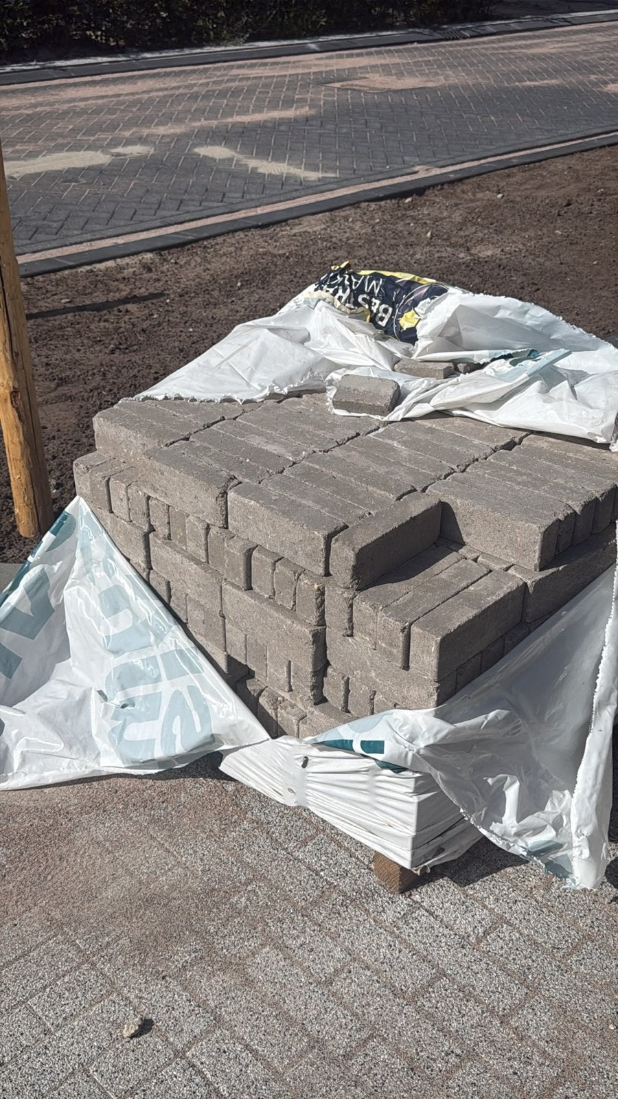 2/3e pallet Waaltjes gratis af te halen, Tuin en Terras, Tegels en Klinkers, Ophalen, Gebruikt, Klinkers, Minder dan 5 m²