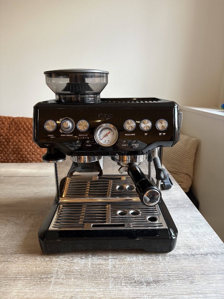 Foto 2 van Sage Barista Express + accessoires | goed onderhouden