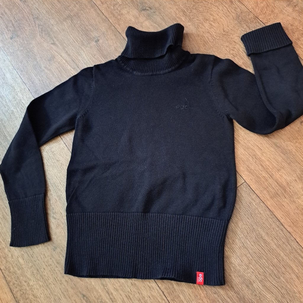 zwart koltruitje EDC mt 140, Kinderen en Baby's, Meisje, Trui of Vest, Ophalen of Verzenden, Zo goed als nieuw