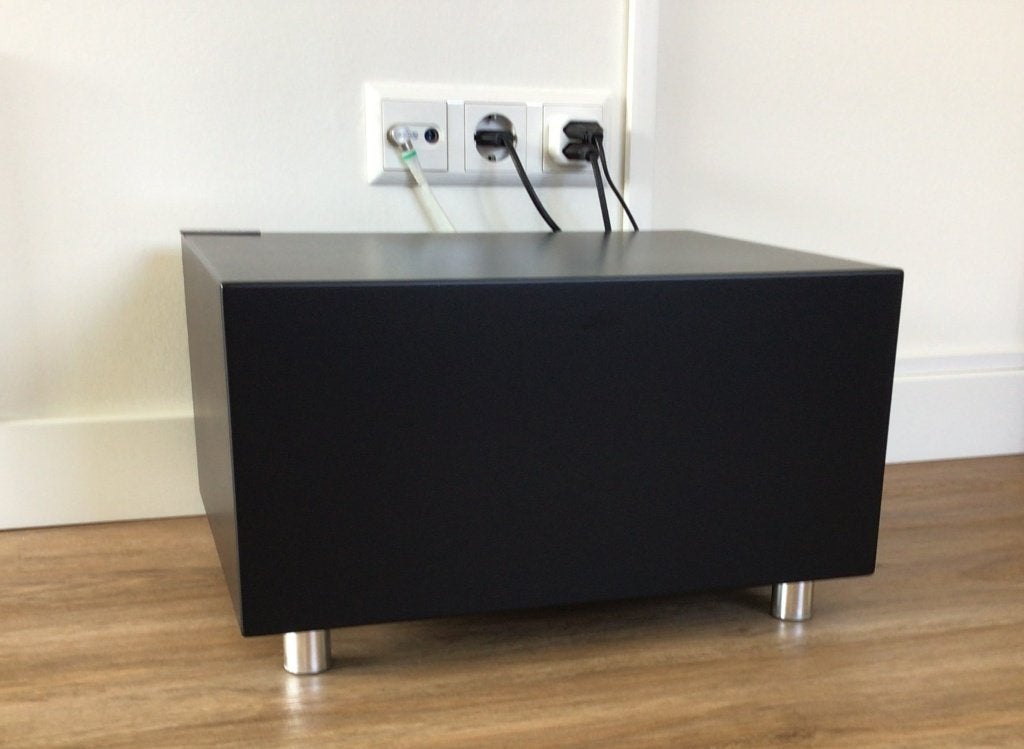 Loewe Subwoofer 525, Ophalen, Zo goed als nieuw, Subwoofer, Overige merken