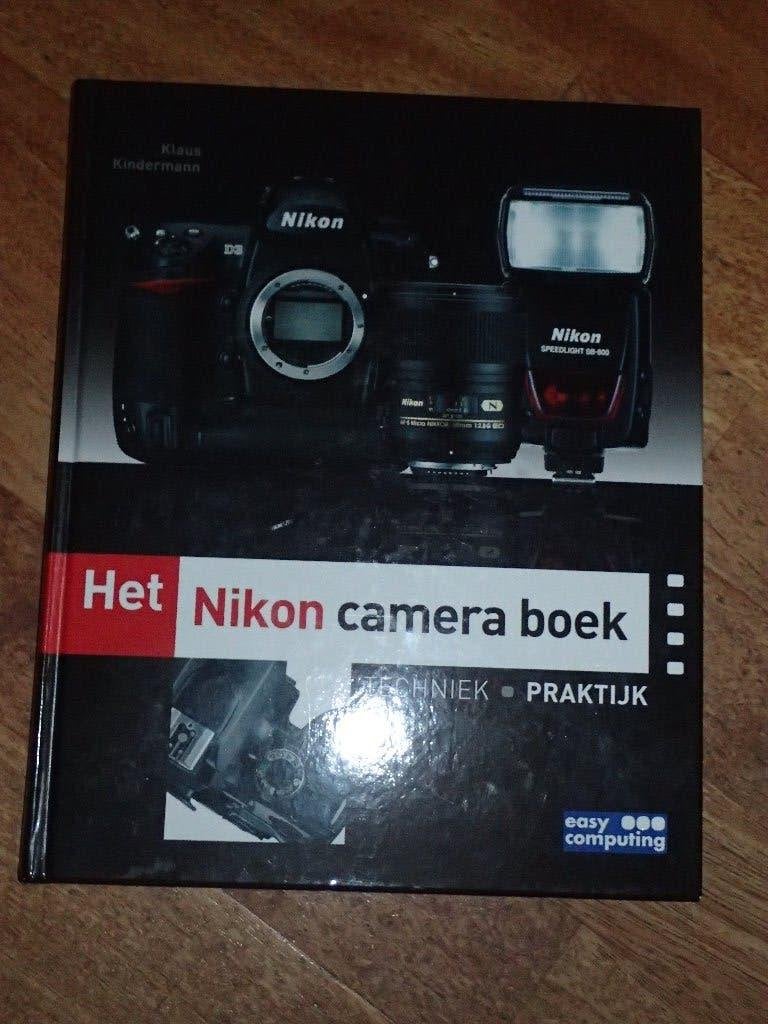 Nikon cameraboek, Ophalen of Verzenden, Zo goed als nieuw