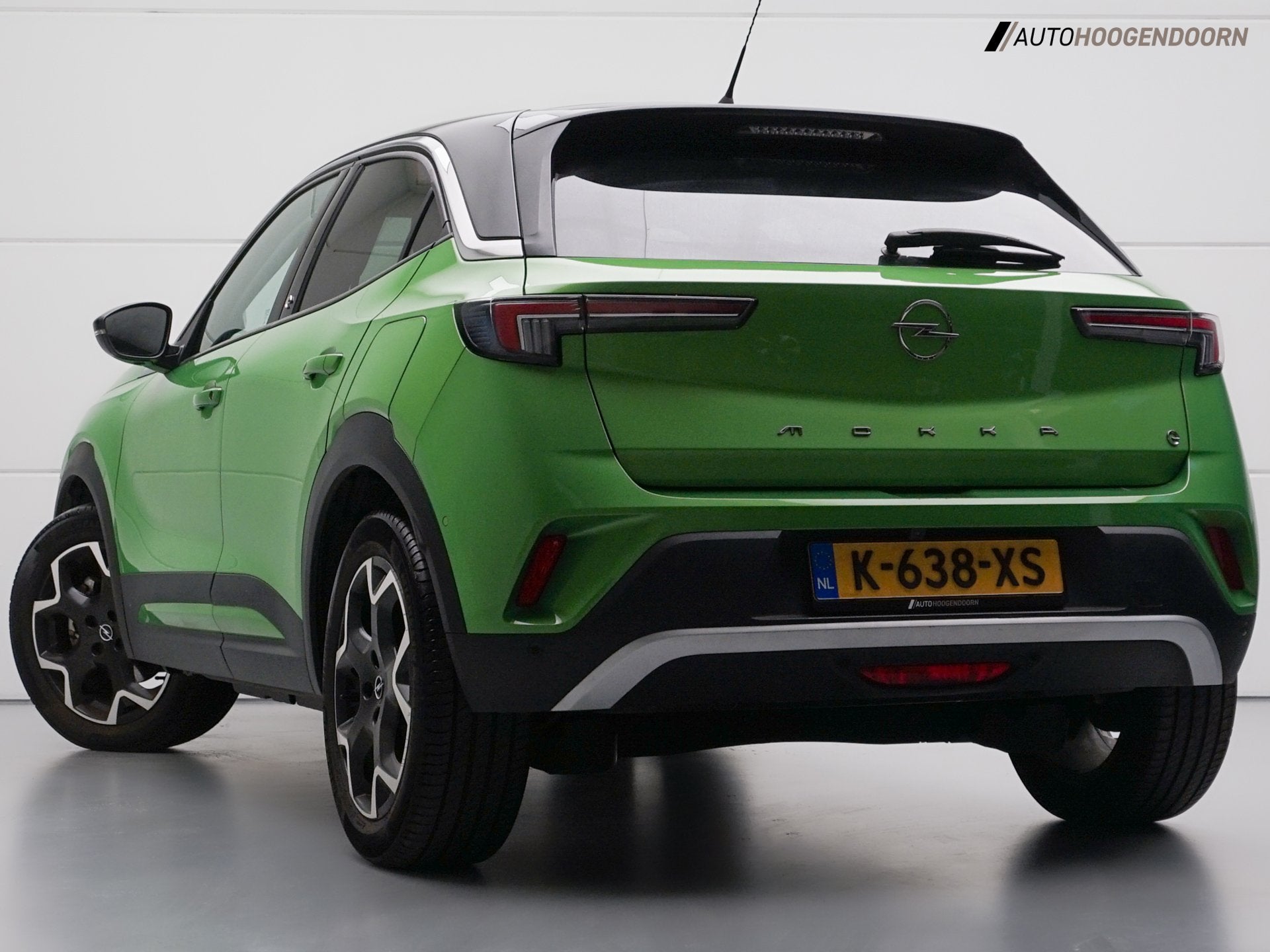 Opel Mokka-e Ultimate Sport 50-kWh (APPLE CARPLAY,STUUR-STOE, Auto's, 136 pk, Verwarmde buitenspiegels, Mokka-e, Alcantara