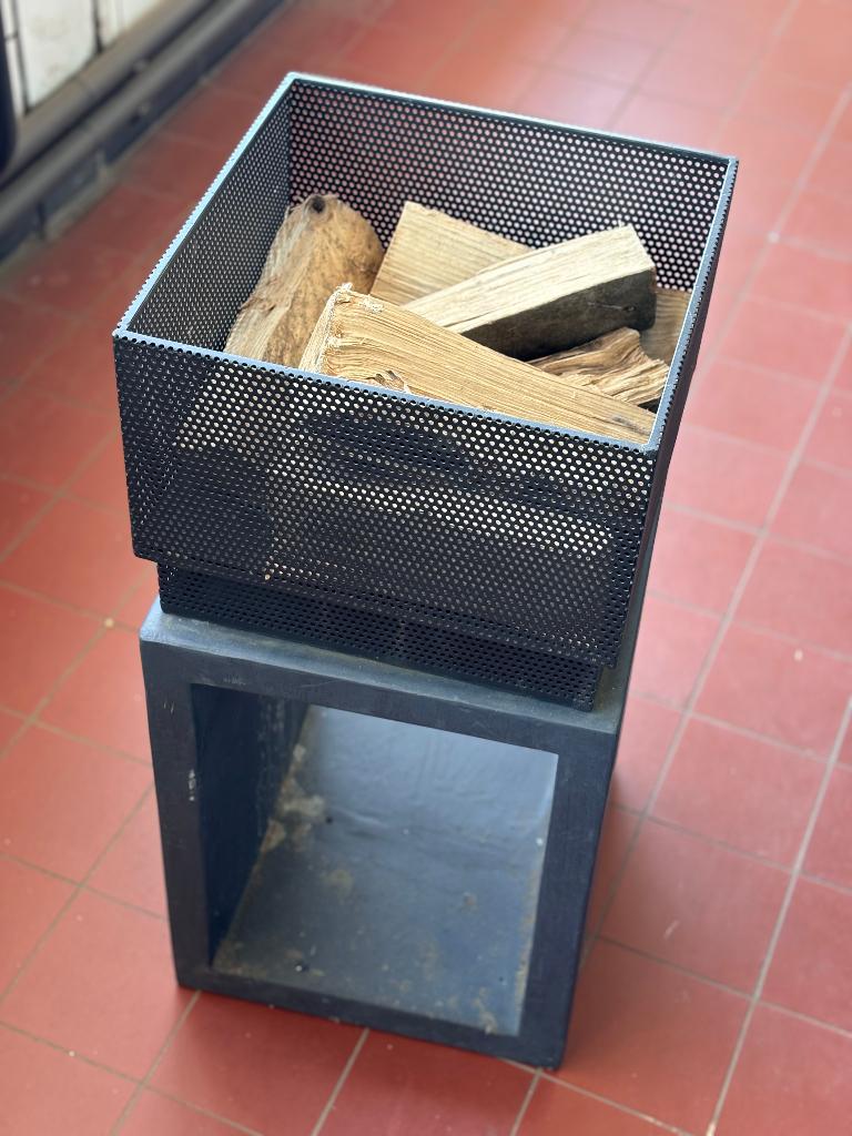 Vuurschaal op sokkel Vuurkorf Tuinhaard Houtopslag, Tuin en Terras, Vuurkorven, Gebruikt, Vuurkorf, Ophalen