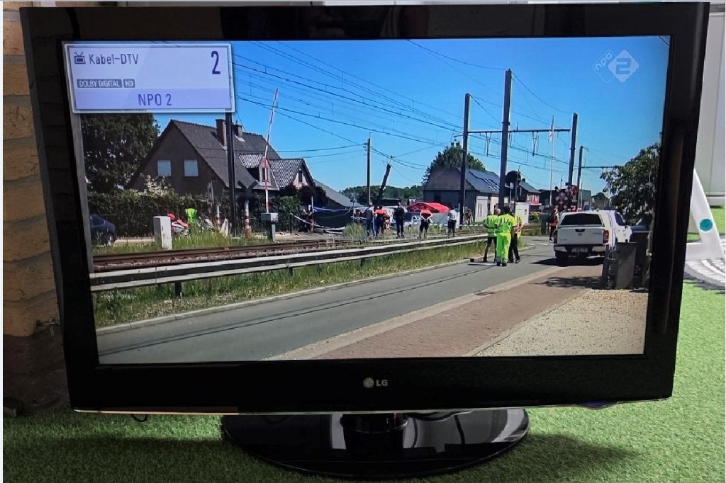 LG TV 37 inch 94cm met HDMI USB, Ophalen, Gebruikt