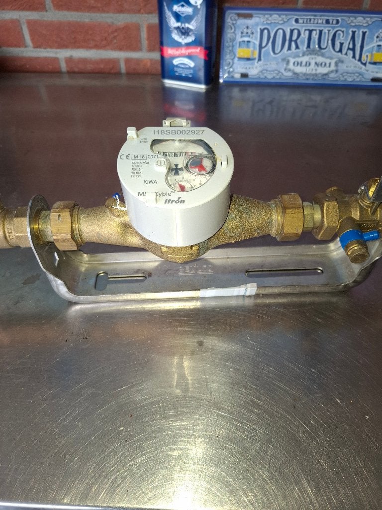 watermeter  Itron 2,5 m3, incl kranen en beugel., Ophalen, Zo goed als nieuw