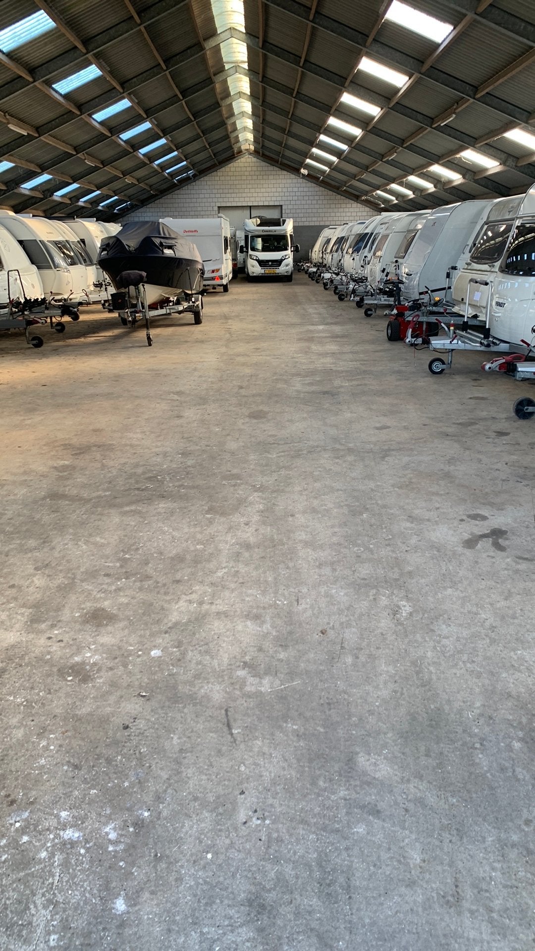 Camper  caravan boot stalling, Caravans en Kamperen