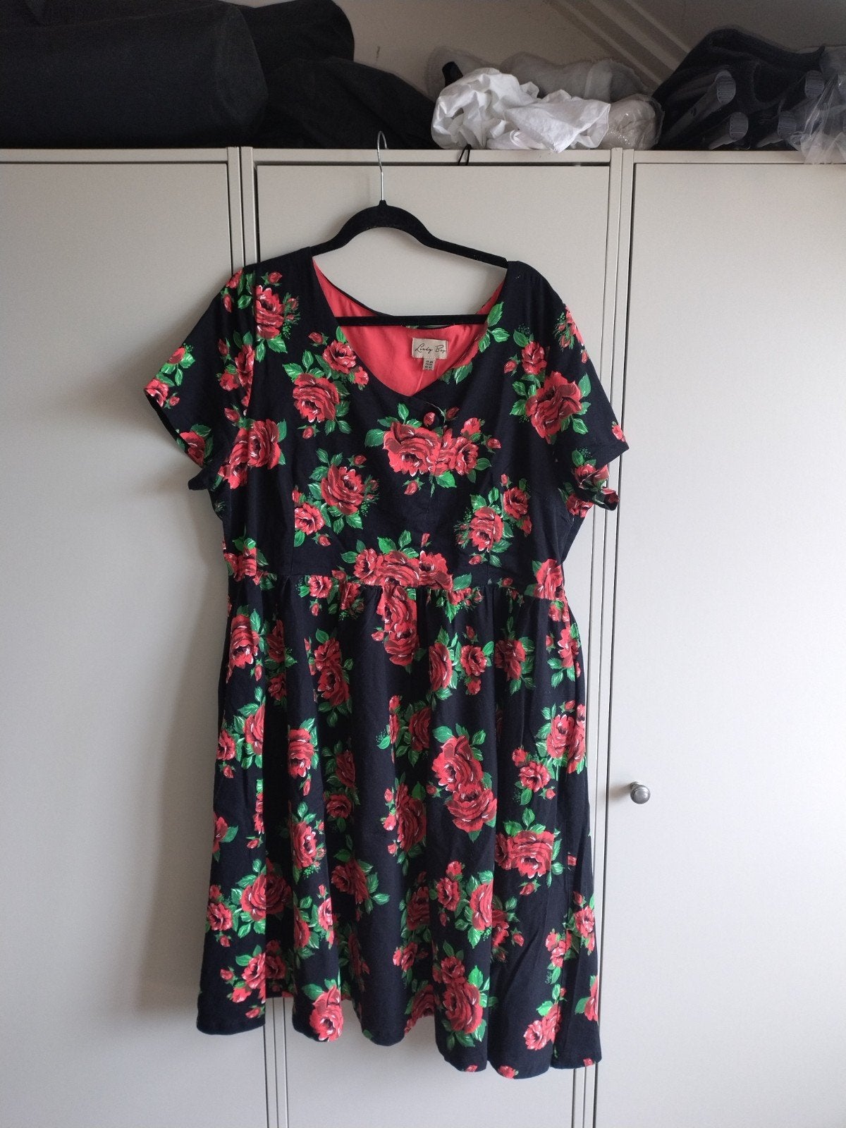 Lindy Bop jurk met rozenprint, Kleding | Dames, Jurken, Zo goed als nieuw, Maat 46/48 (XL) of groter, Zwart, Knielengte, Ophalen of Verzenden