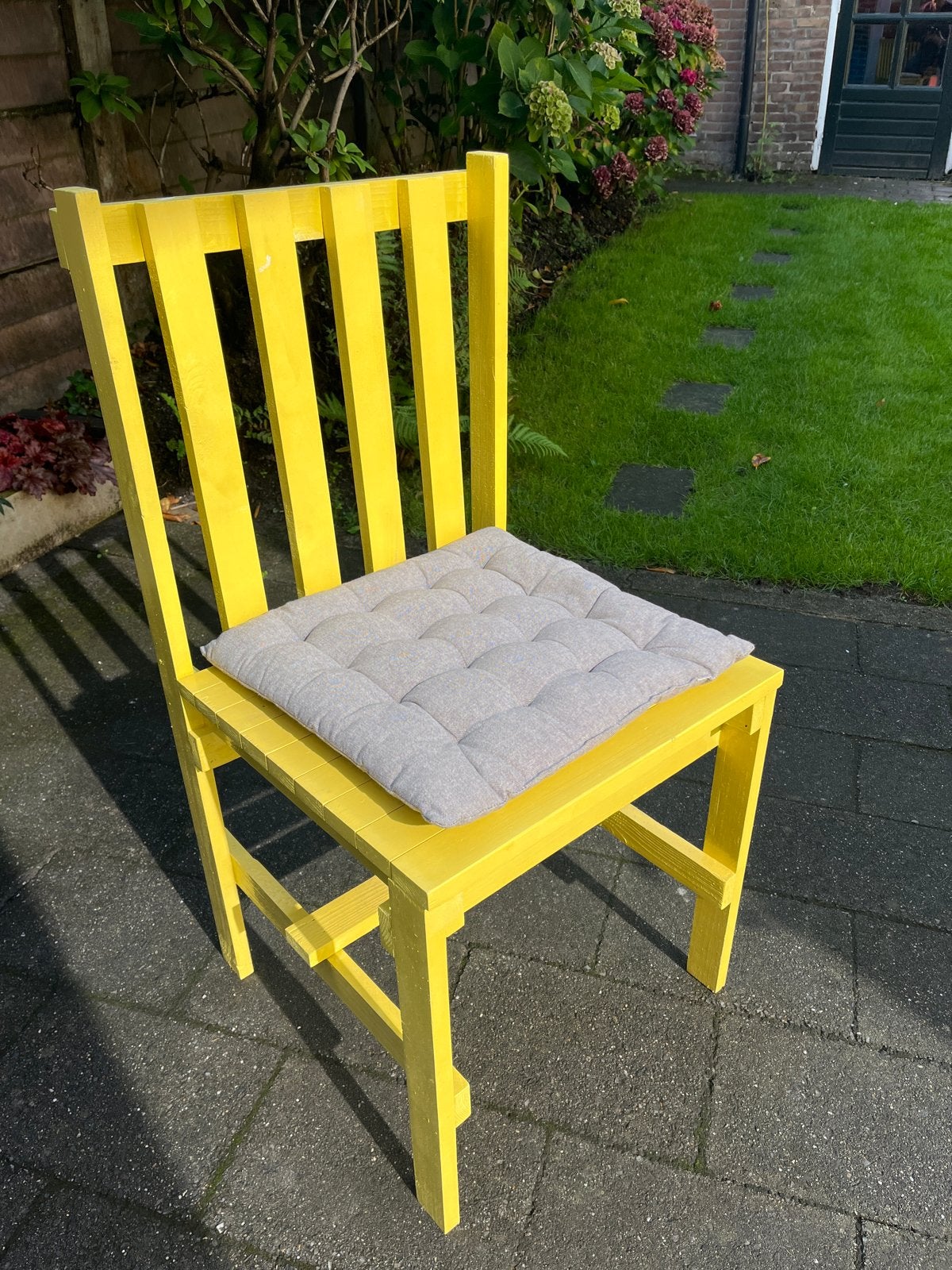 Gele Houten Stoel | Design Enzo Mari, Huis en Inrichting, Ophalen, Gebruikt, Overige kleuren, Eén