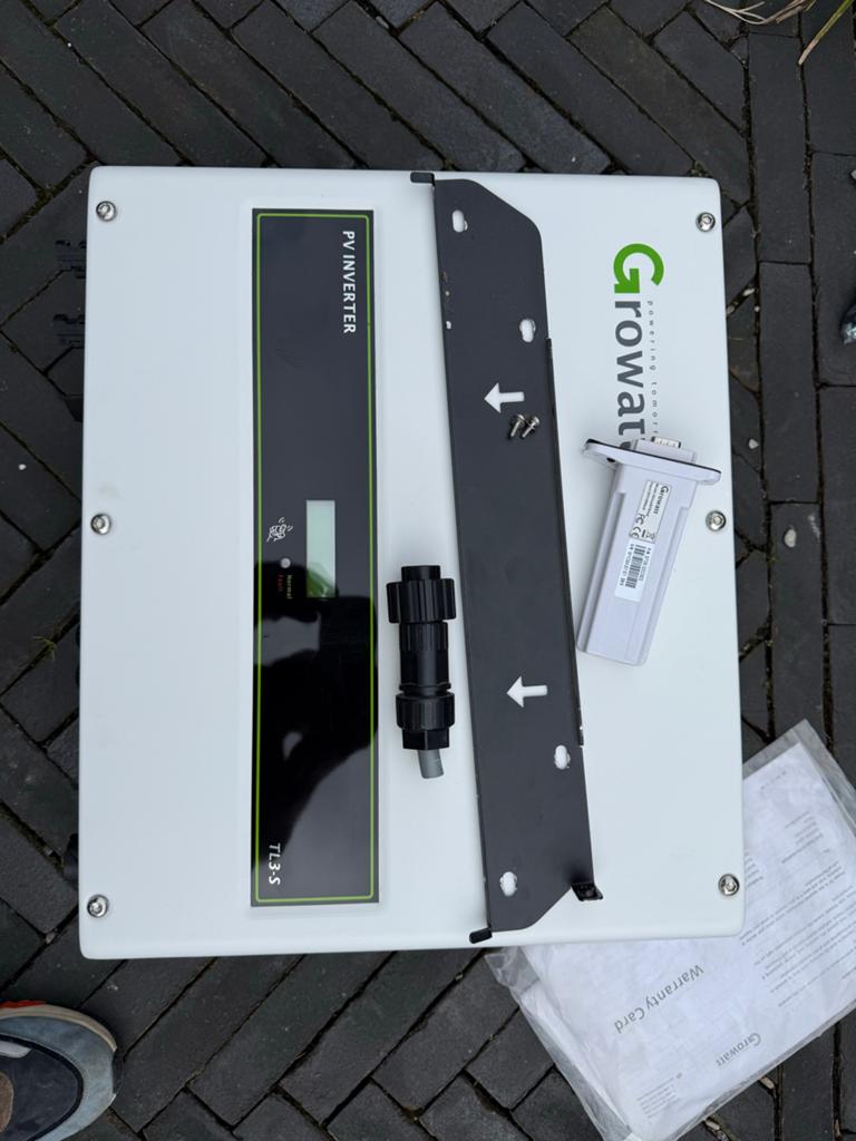 Growatt 6000 TL3-S - Werkt perfect, Doe-het-zelf en Verbouw, Zonnepanelen en Toebehoren, Gebruikt, Growatt, 200 wattpiek of meer