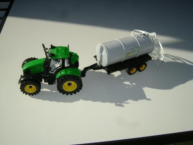 Mooie tractor met gierton 46 cm lang, Kinderen en Baby's, Speelgoed | Speelgoedvoertuigen, Ophalen of Verzenden, Zo goed als nieuw