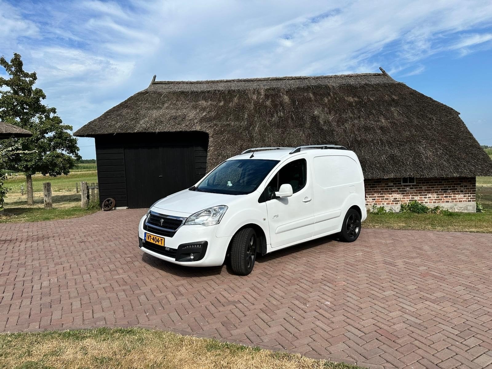 Peugeot Partner L1 1.6 Bluehdi MARGE auto, Auto's, Stof, Zwart, 4 cilinders, Xenon verlichting