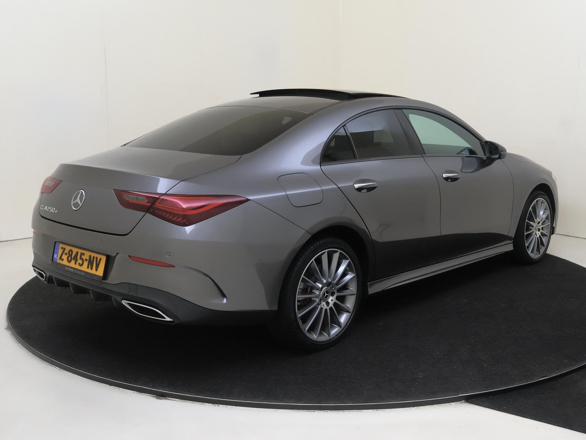 Mercedes-Benz CLA-klasse 250 e AMG Line Facelift /Panoramada, Auto diversen, Automaat, Mercedes-Benz, Hybride Elektrisch/Benzine