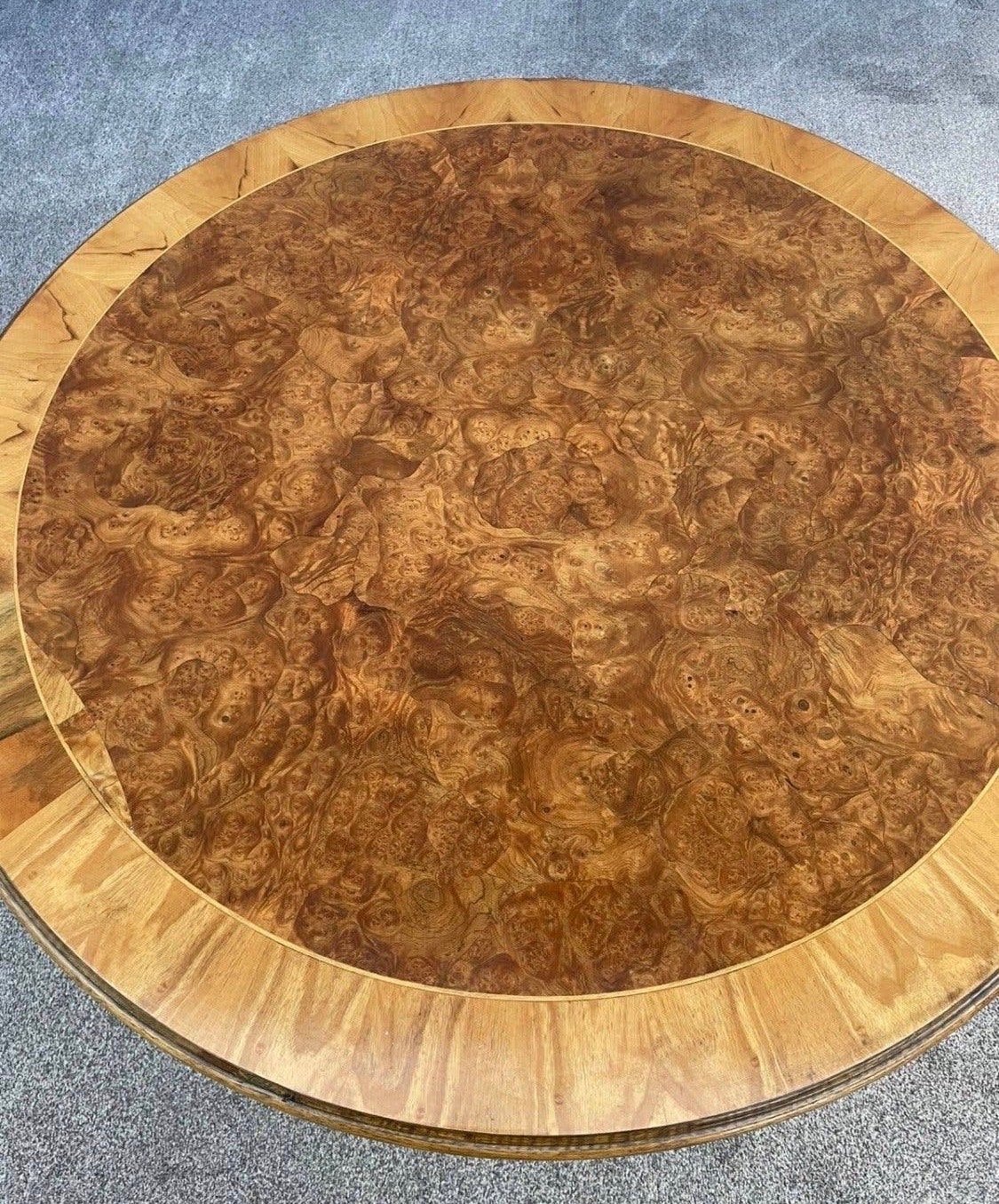 Zware ronde salontafel met wortelnoten blad, Ophalen