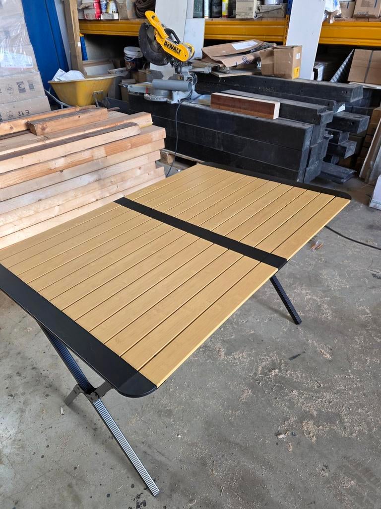 Camping tafel, Caravans en Kamperen, Kampeeraccessoires, Ophalen, Zo goed als nieuw