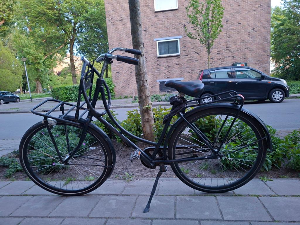 Mooie stevige tweedehands omafiets met voordrager, Fietsen en Brommers, Terugtraprem, Onbekend, Ophalen of Verzenden, Handrem