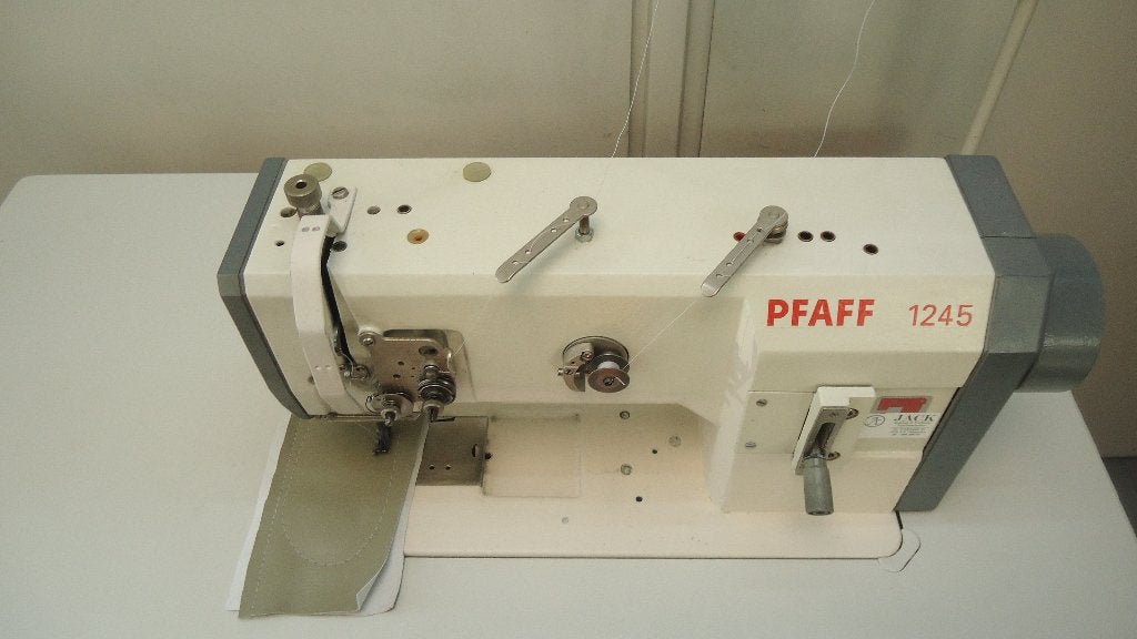 Industrie Naaimachine Pfaff 3 Voudig Transport(1245, Hobby en Vrije tijd, Naaimachines en Toebehoren, Ophalen of Verzenden, Naaimachine