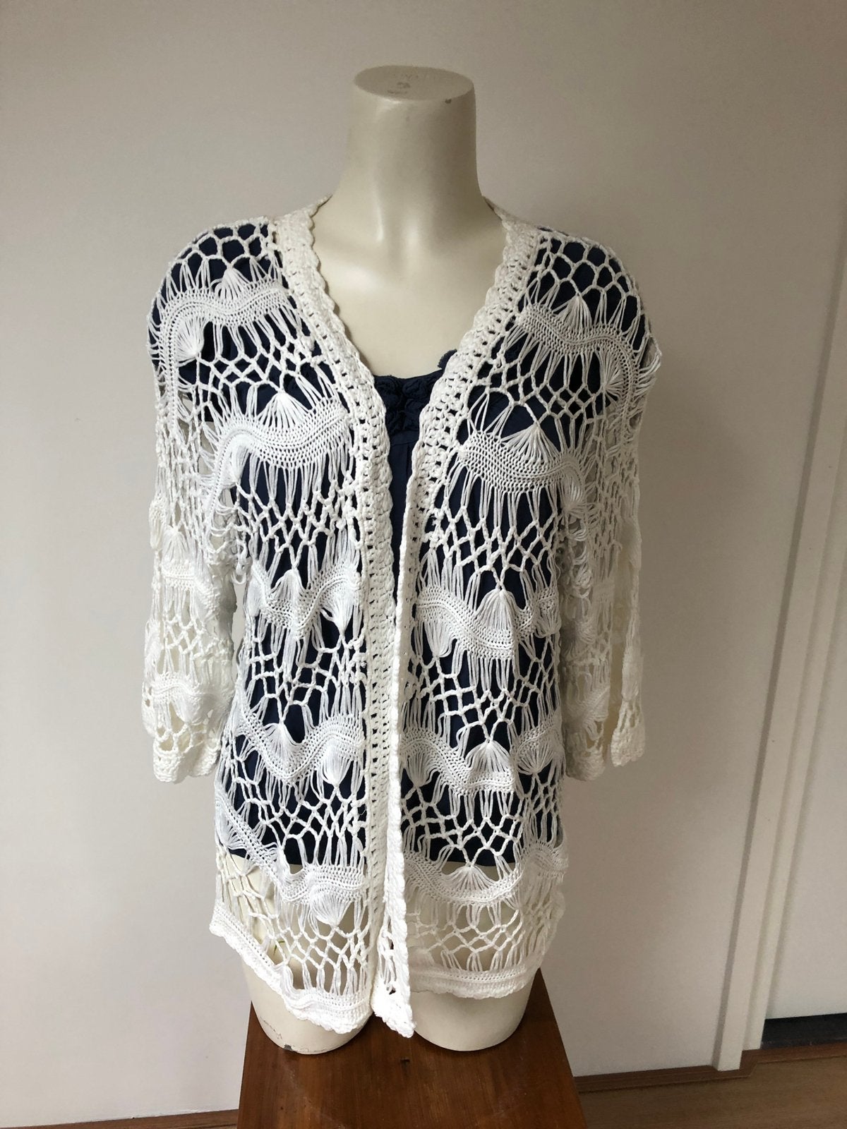 Offwhite wit gehaakt crochet vestje openvallend l, Kleding | Dames, Wit, Maat 42/44 (L), Ophalen of Verzenden, Zo goed als nieuw