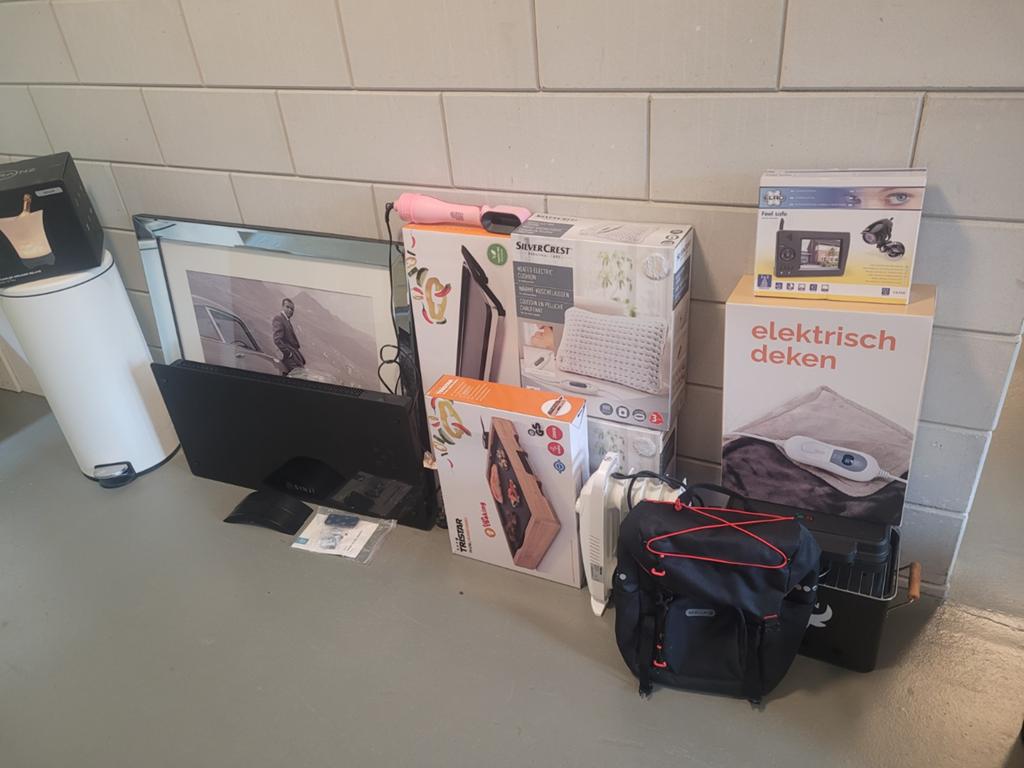 Diverse huishoudelijke artikelen en elektronica, Ophalen
